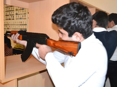 Şagirdlər arasında atıcılıq üzrə yarış keçirilib  