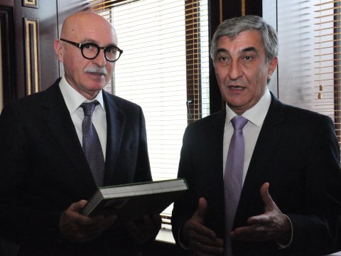 Nazir müavini Tacikistanın səfiri ilə görüşüb
