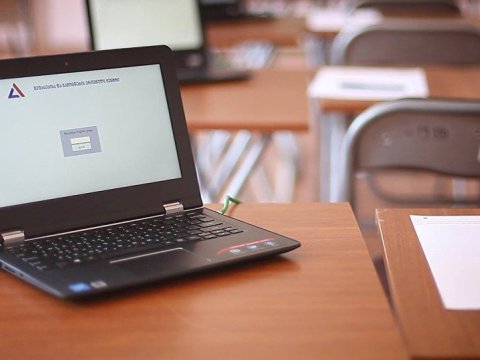 Gürcüstanda buraxılış imtahanları tam ləğv edilib