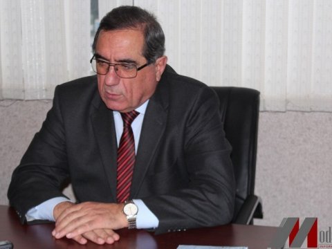   “Müəllimin məni vurması, dərsinin əlindən alınması ilə nəticələndi” – Professorla “kənd söhbəti”