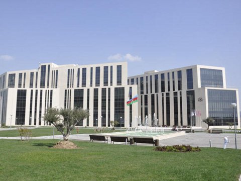 Moskva Dövlət Universitetinin Bakı filialı bazar günü məktəblərində dərsləri bərpa edib