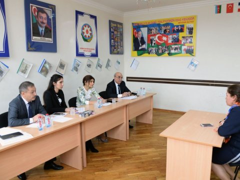 Üç rayon üzrə müəllim və valideynlərin müraciətləri dinlənilib