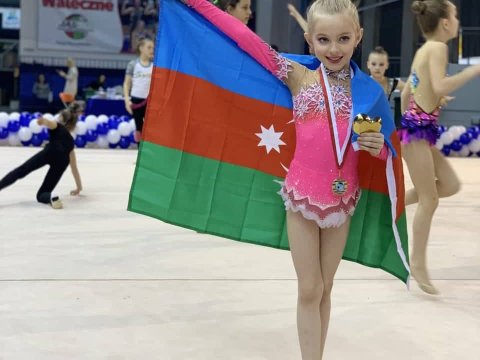 Balaca gimnast – Mina Abbasovanın Polşada böyük qələbəsi -FOTOLAR