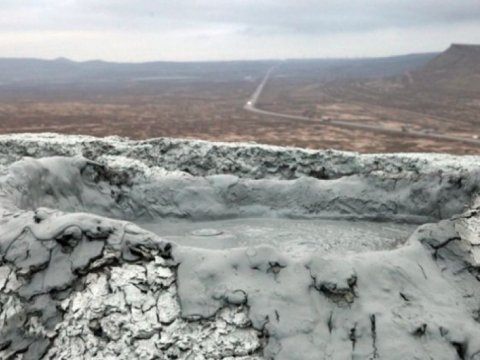 Geoloqlar Şamaxıda vulkan püskürməsi ərazisində tədqiqat aparırlar  