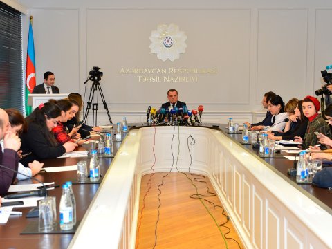 Nazir tələbə ikən aldığı təqaüddən danışıb, müqayisə apardı   