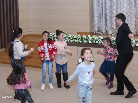 “Xoşbəxt et, Xoşbəxt ol”- Bakı Ali Neft Məktəbində xeyriyyə tədbiri
