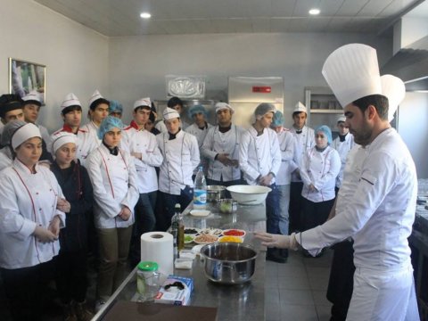 Peşə Təhsil Mərkəzində işəgötürənlərlə əməkdaşlıq çərçivəsində təlim keçirilib