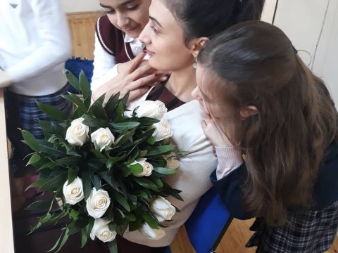 “Şagirdi sinfə hər gün qucağımda qaldırırdım\