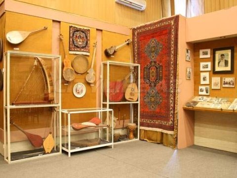 Muzeyə bircə dəfə də  getməyən, sərgi  bilməyən  tələbələr - SORĞU