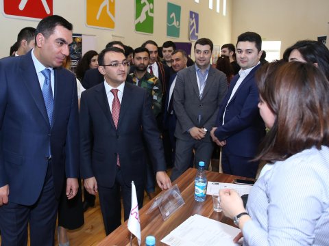 Bakı Ali Neft Məktəbində “ASAN Kadr” Karyera mərkəzinin 2-ci Karyera sərgisi keçirildi