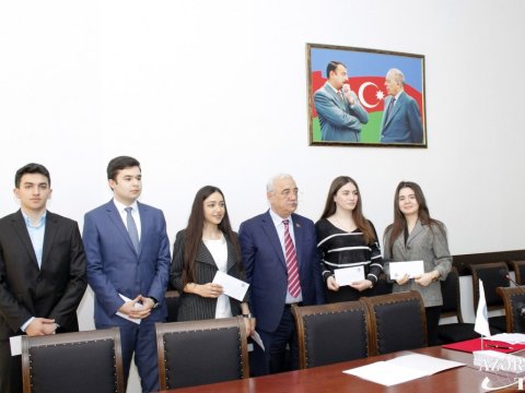 Səttar Möhbalıyev 61 tələbəyə adlı təqaüd verdi