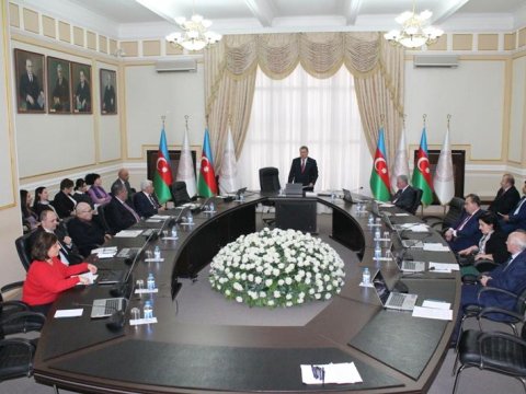 Komitə sədri alimləri bir araya toplatı 