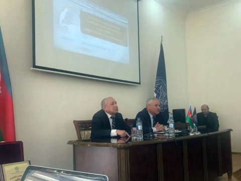 UNEC-də İqtisadiyyat İnstitutunun şöbə müdirinin məruzəsi dinlənilib  