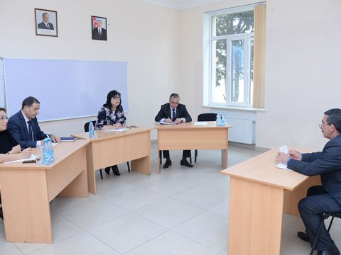 Müəllim və valideynlərin müraciəti dinlənilib  