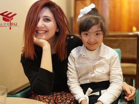 Nazlının amansız daun sindromuna qarşı  “təhsil üsyanı” - VİDEO