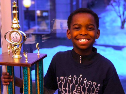 Terrordan qaçaraq Amerikada gizlənən məktəbli – Səkkiz yaşlı çempion şahmatçı