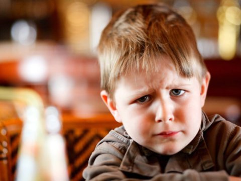 “Uşaq özünü yerə çırpır, valideyn elə bilir şıltaqlıq edir”