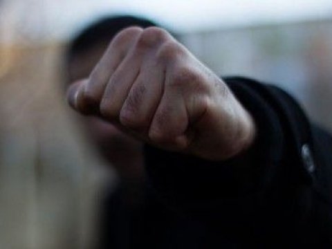  “Şagirdi məktəbdən kənara çıxarıb və…” – Döyülən “müəllim”lə bağlı  açıqlama