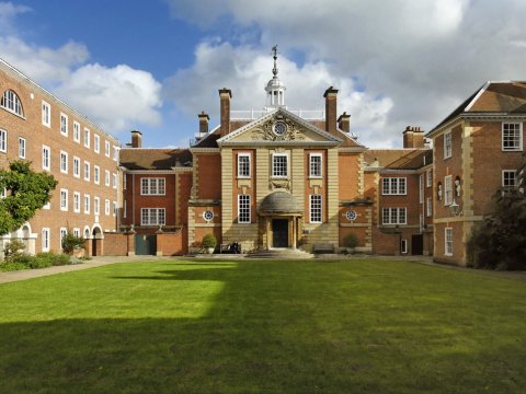 İngiltərədə oxumaq istəyənlər üçün zəruri məlumatlar – Xaricdə təhsil bələdçisi  