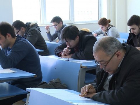 Vəkil olmaq istəyənlər üçün test imtahanı keçiriləcək  