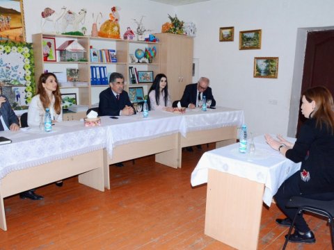 3 rayon üzrə müəllim və valideynlərin müraciətləri dinlənilib