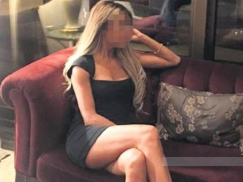   Məktəbdə biabırçılıq: Riyaziyyat müəlliminin çılpaq fotosu yayıldı - FOTO  