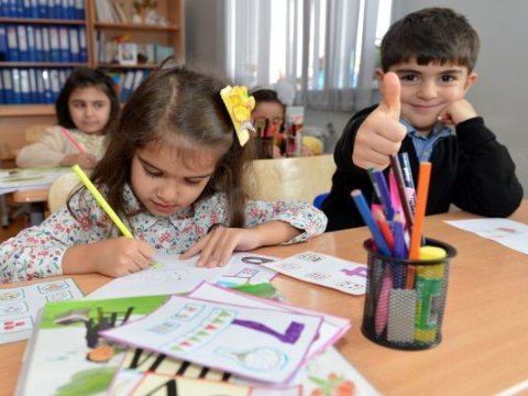 Valideyn uşağın məktəbəhazırlıq mərhələsində oxuduğu məktəbi necə dəyişə bilər? – Çox verilən sual   