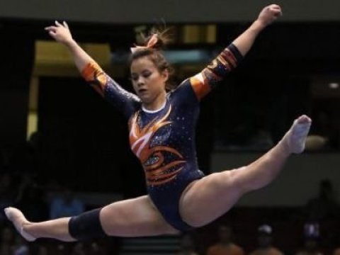    Tələbə gimnastın ayaqları qırıldı -Video   
