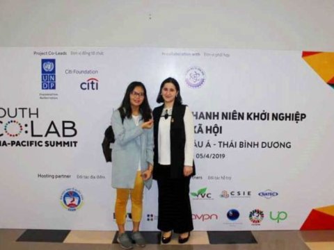  Məktəblimiz sammitdə jüri oldu   