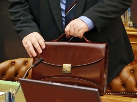 Məmur olmaq istəyənlərin nəzərinə - Qeydiyyat davam edir