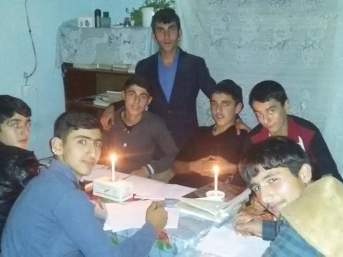 Ucqar kənd müəllimi: “İclasa girəndə valideynlər  üstümə “hücuma qalxıb”, dedilər ki....” – MÜSAHİBƏ