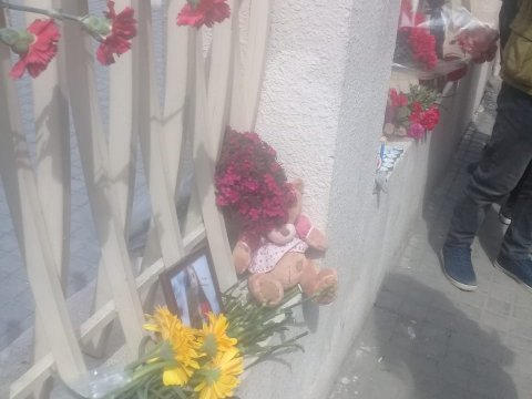   Təhsil Nazirliyinin nümayəndələri intihar edən şagirdin məktəbində olublar - FOTO    