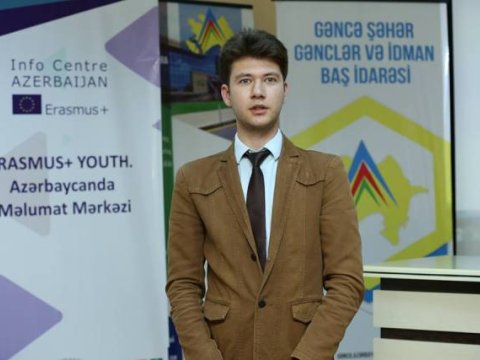 İlk “Şagird Parlamenti”nin qurucusu – FOTO