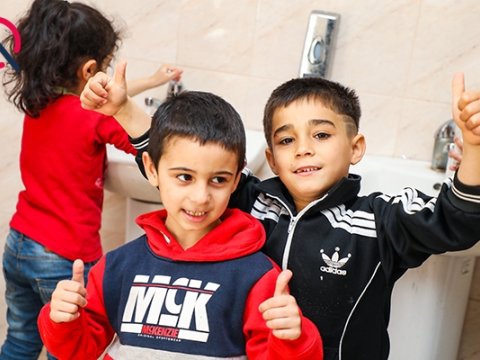 Uşaqların döyüldüyü deyilən internatdan - Video