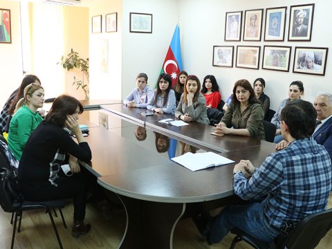 Azərbaycan Universitetində “XXI əsr gerçəkliyi və müasir Amerika ədəbiyyatı” mövzusunda seminar keçirilib - FOTO  