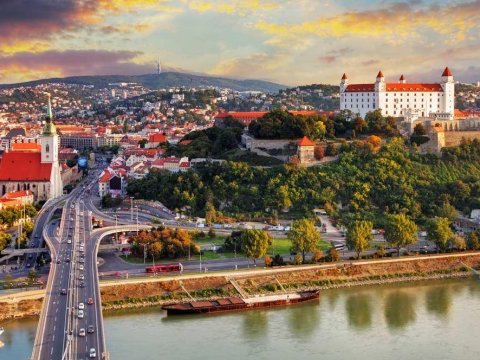 Gənclərimizə təqaüd ayıran Slovakiyada təhsil almağın üstünlükləri –Mütləq faydalanın  