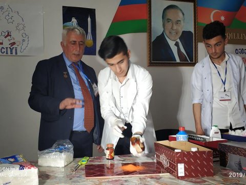 Pilot layihə çərçivəsində “Kimya gecəsi” keçirilib  