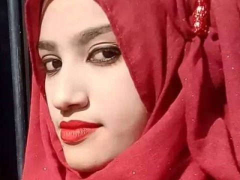 Məktəbdə qızın üstünə kerosin töküb od vurdular -Banqladeşdə 