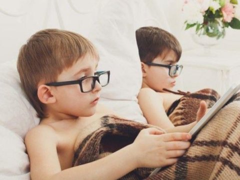 Uşağa 12 yaşına qədər telefon vermək olmaz - 5 səbəb