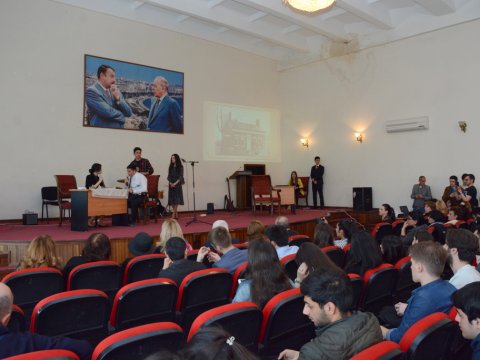 UNEC “Only in English” adlı zəngin proqramlı tədbir keçirildi