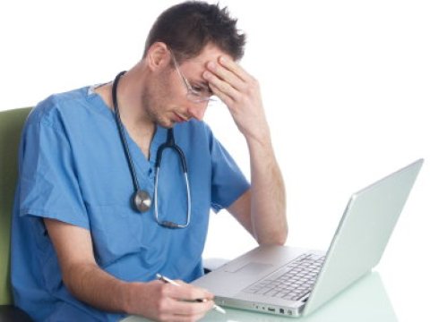 Həkim olmaq istəyənlərin nəzərinə: Hansı ixtisas üçün neçə il oxumalıdırlar?