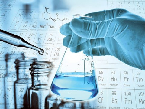 Məktəbdə təcrübə zamanı partlayış oldu - Müəllim xəsarət aldı