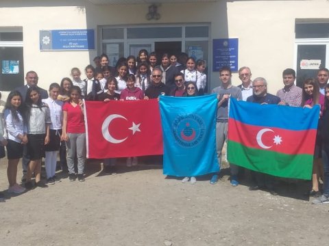 Türkiyəli pedaqoqlar məcburi köçkün məktəbini ziyarət etdilər - FOTOLAR