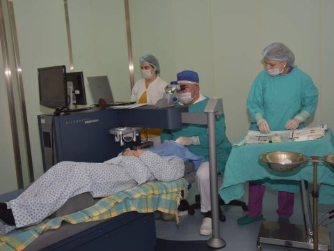 Tibb Universitetinin imtiyazlı tələbələri ödənişsiz əməliyyat olundular