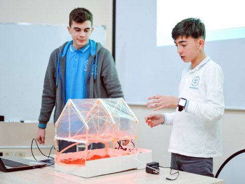 Hədəf liseyinin şagirdi robototexnika üzrə olimpiadada ikinci oldu - Maraqlı robot ideyaları