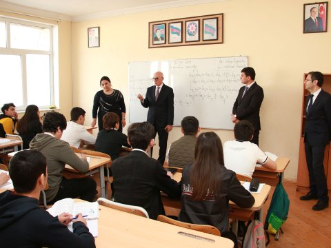 Nazir müavini  şagirdlərin dərs prosesi ilə tanış olub - FOTO