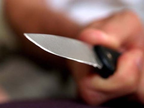 Bakıda  məktəbli küçədə bıçaqlandı