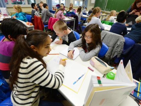 Dünya ölkələrində siniflər neçə şagirddən təşkil edilir? - Əcnəbi təcrübə