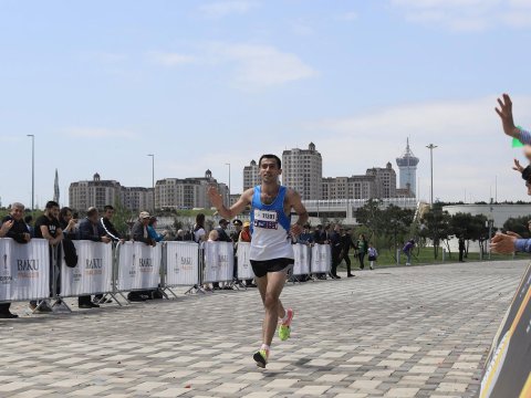 Təhsil işçiləri Bakı Marafonunun ilk onluğunda  