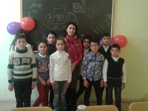 İki körpə ilə imtahana hazırlaşan müəllim: “Olimpiadada yüksək nəticə göstərəcəklərinə inandığım şagirdlər var”